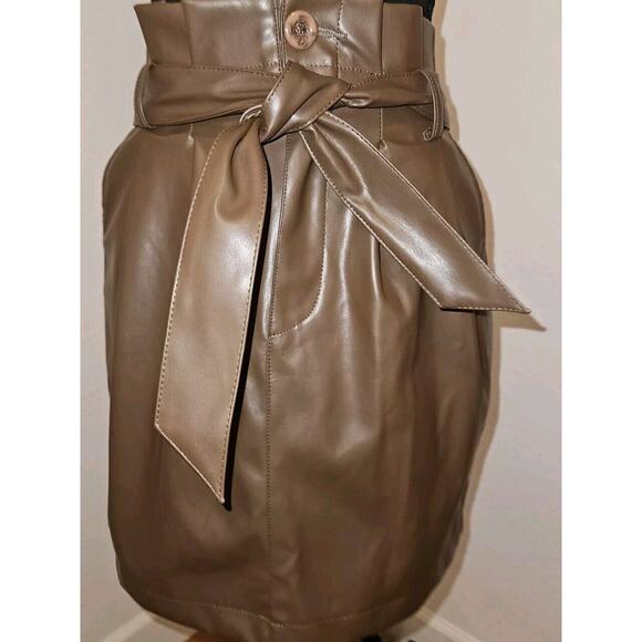 NWT! Kendall + Kylie Faux Leather Brown Mini skirt Size Small - Picture 2 of 10